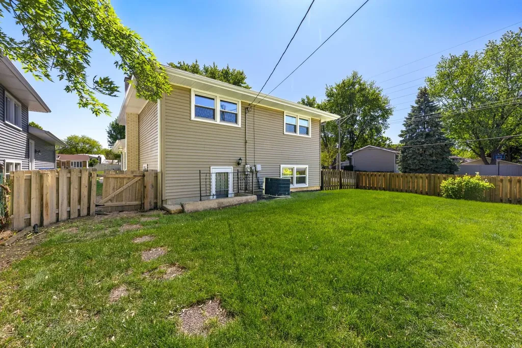 1403 East Lowden Avenue Wheaton IL 60189