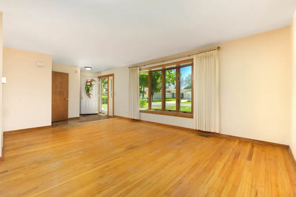 1403 East Lowden Avenue Wheaton IL 60189