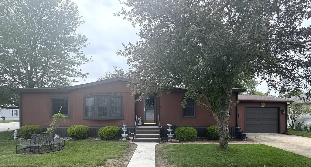 10 Maple Ridge Manteno IL 60950
