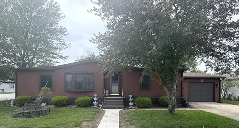 10 Maple Ridge Manteno IL 60950