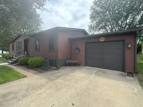 10 Maple Ridge Manteno IL 60950