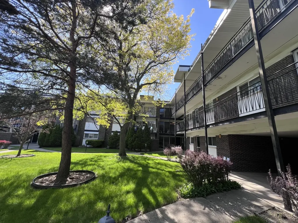 10125 Cherry Parkway Skokie IL 60076