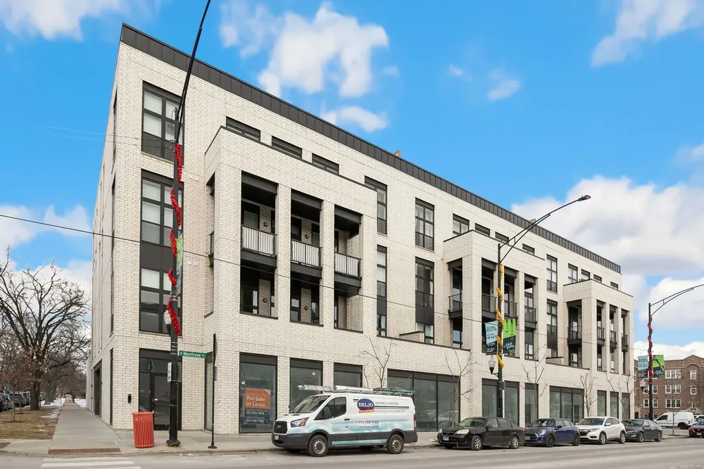 4405 North Richmond Street Chicago IL 60625
