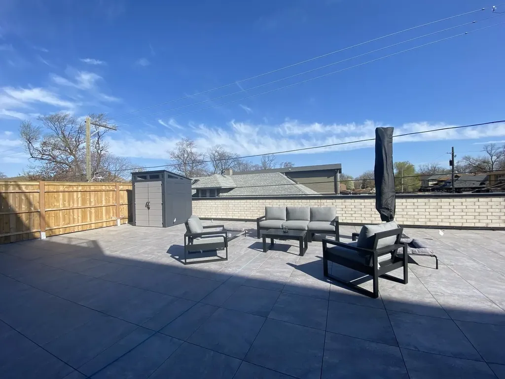 4405 North Richmond Street Chicago IL 60625