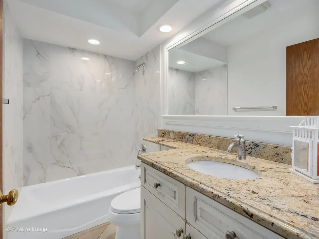 375 West Woodworth Place Roselle IL 60172