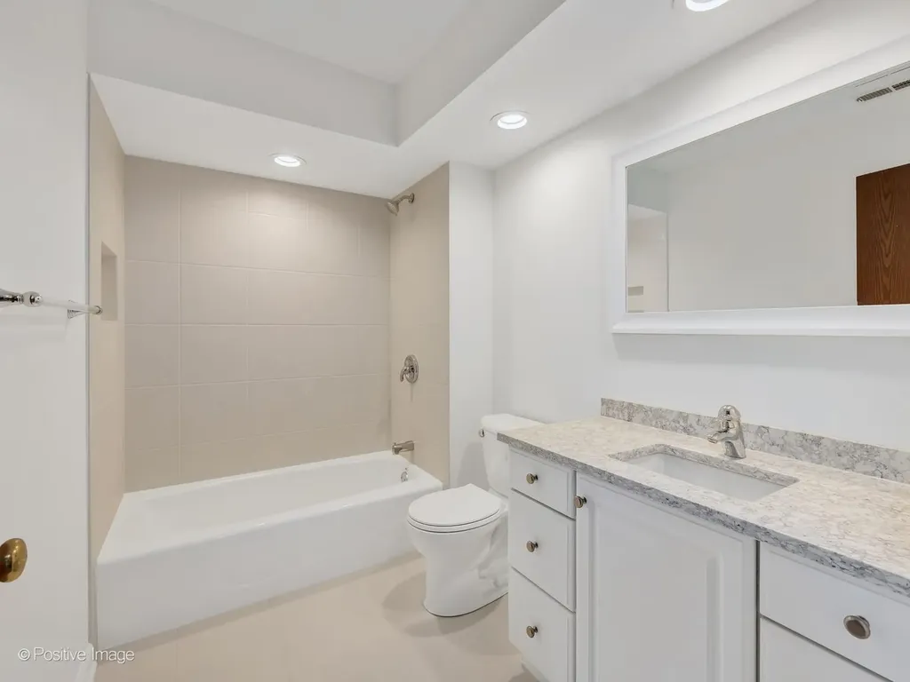 375 West Woodworth Place Roselle IL 60172