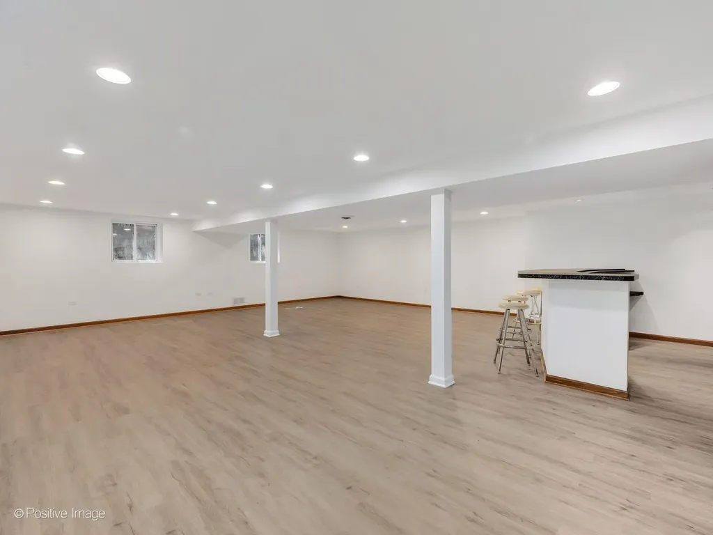 375 West Woodworth Place Roselle IL 60172