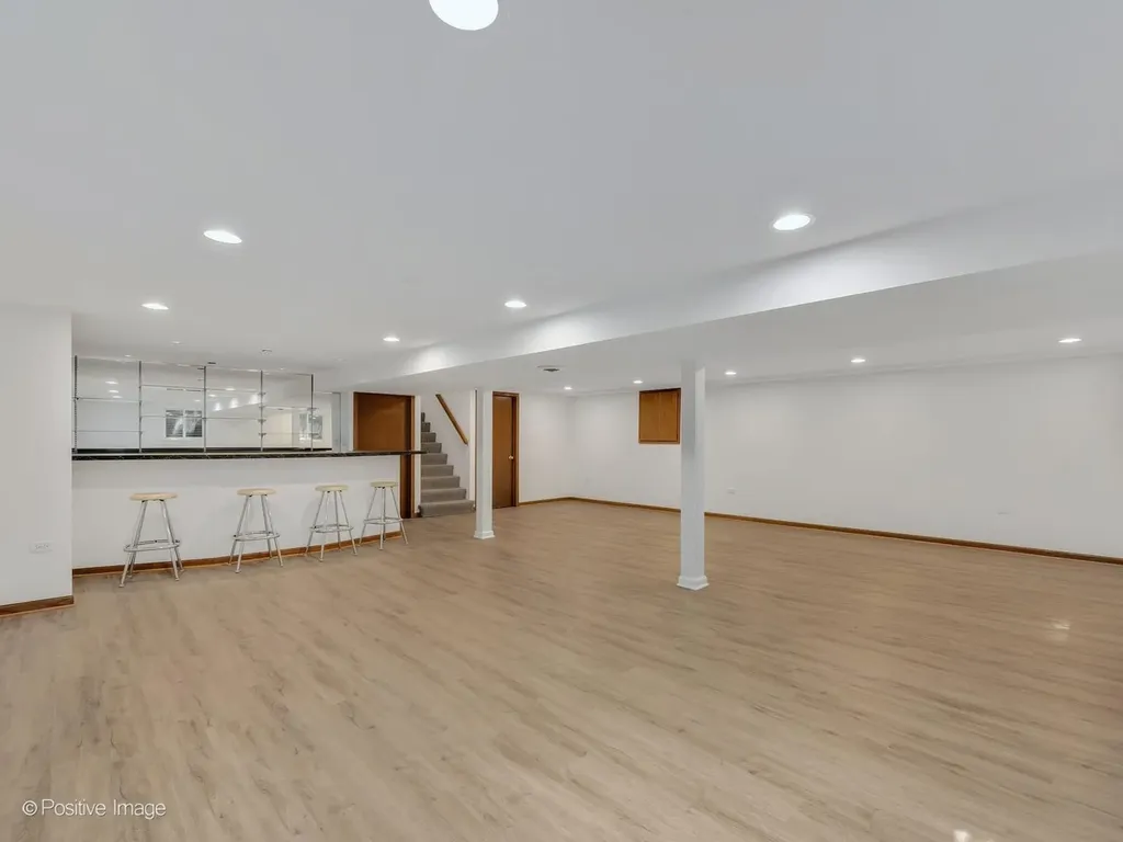 375 West Woodworth Place Roselle IL 60172