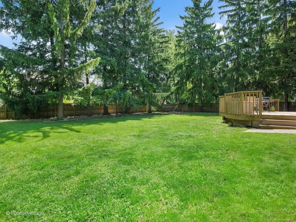 375 West Woodworth Place Roselle IL 60172