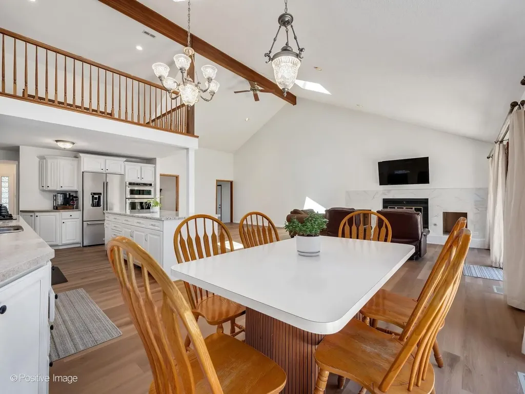 375 West Woodworth Place Roselle IL 60172