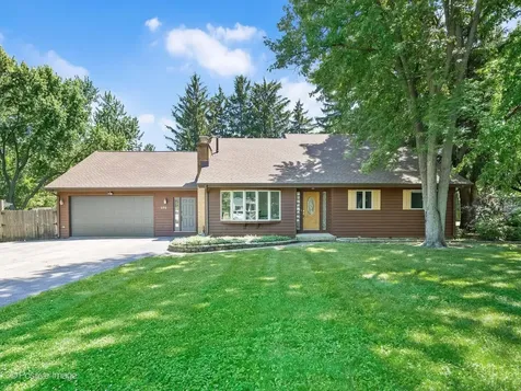 375 West Woodworth Place Roselle IL 60172