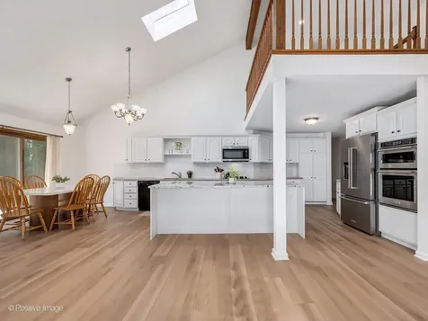 375 West Woodworth Place Roselle IL 60172