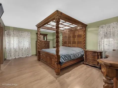 375 West Woodworth Place Roselle IL 60172