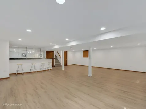 375 West Woodworth Place Roselle IL 60172