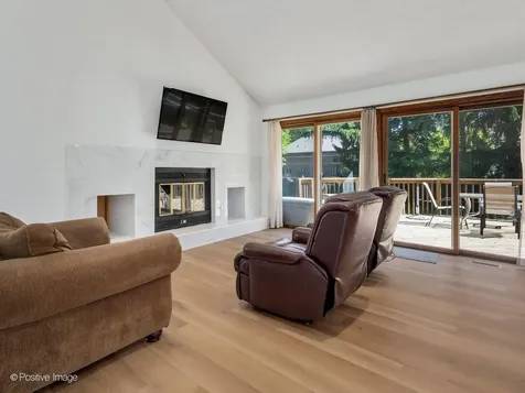 375 West Woodworth Place Roselle IL 60172