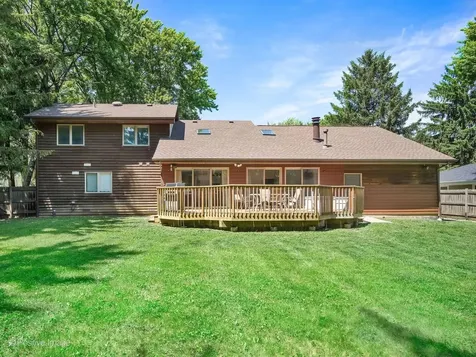 375 West Woodworth Place Roselle IL 60172