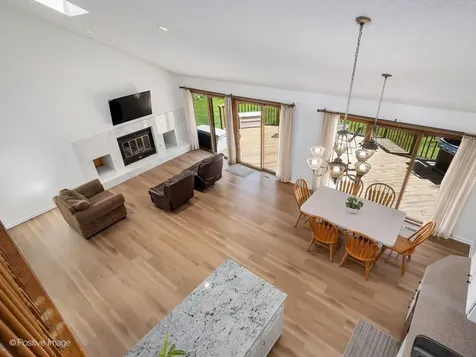 375 West Woodworth Place Roselle IL 60172