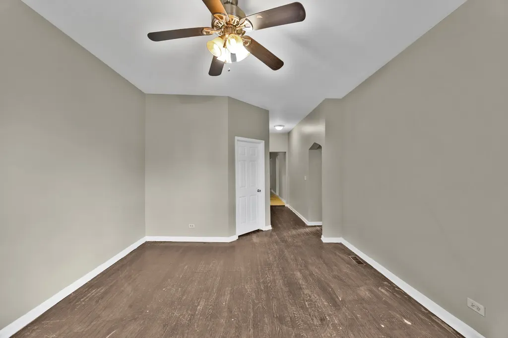 35 West 109th Street Chicago IL 60628