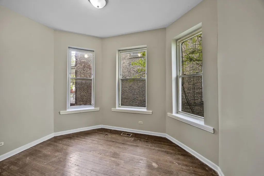 35 West 109th Street Chicago IL 60628