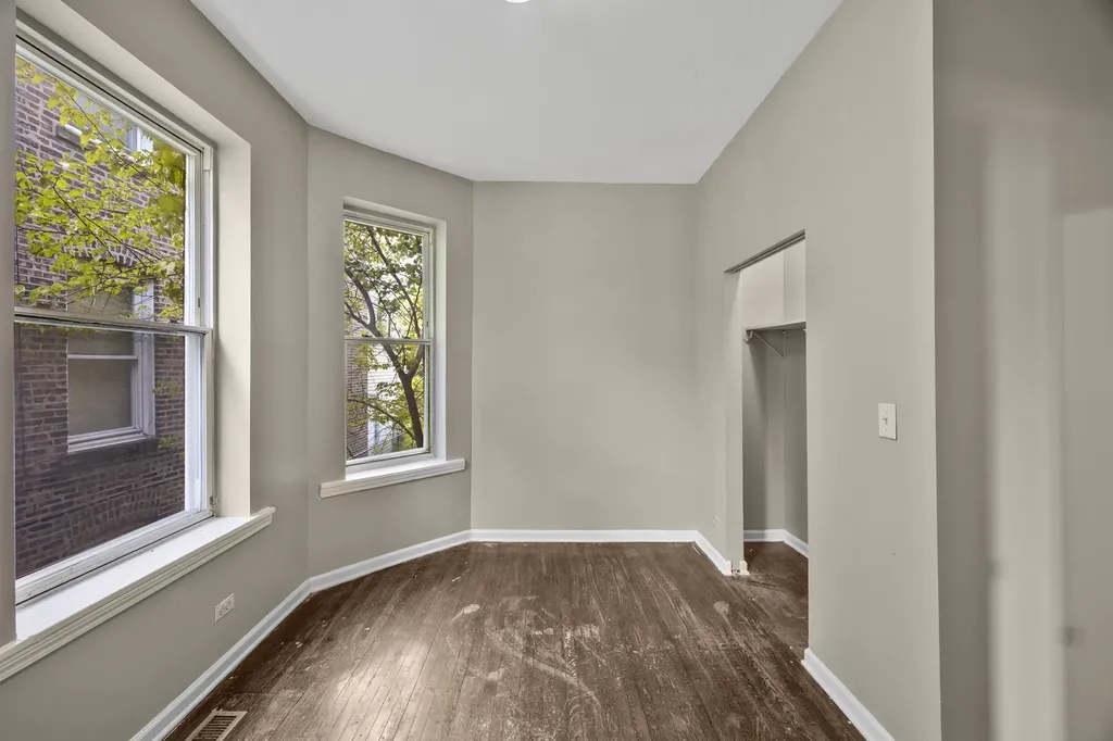 35 West 109th Street Chicago IL 60628
