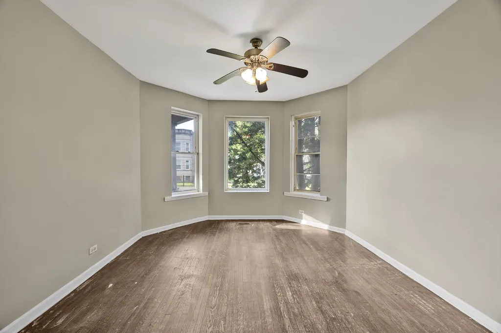 35 West 109th Street Chicago IL 60628