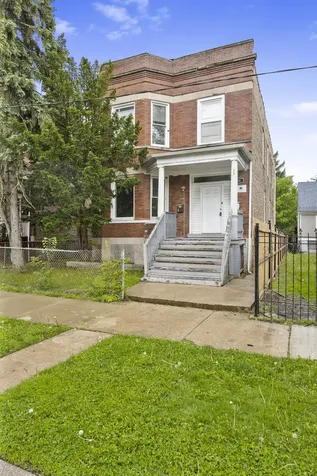 35 West 109th Street Chicago IL 60628