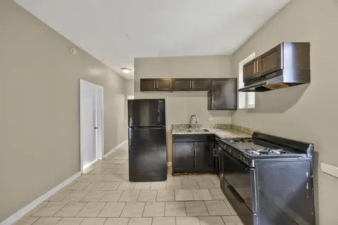 35 West 109th Street Chicago IL 60628