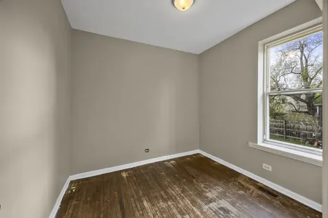 35 West 109th Street Chicago IL 60628