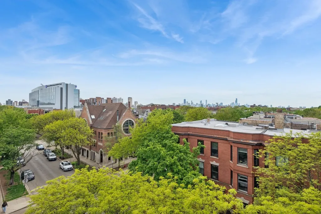 3100 North Kenmore Avenue Chicago IL 60657