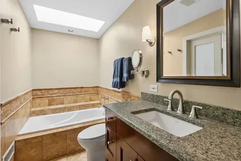 3100 North Kenmore Avenue Chicago IL 60657