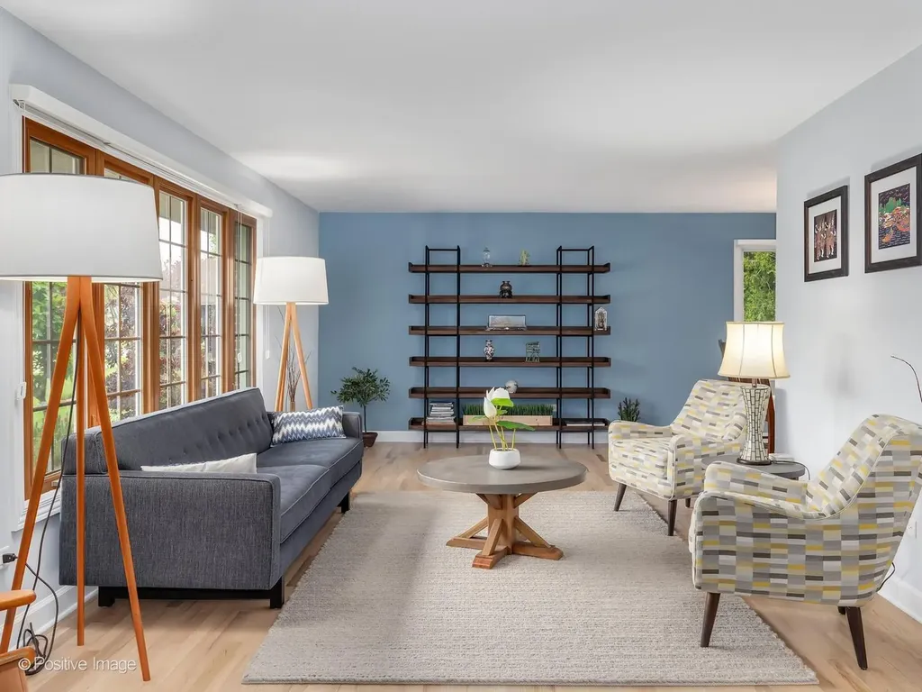 16W660 89TH Place Willowbrook IL 60527