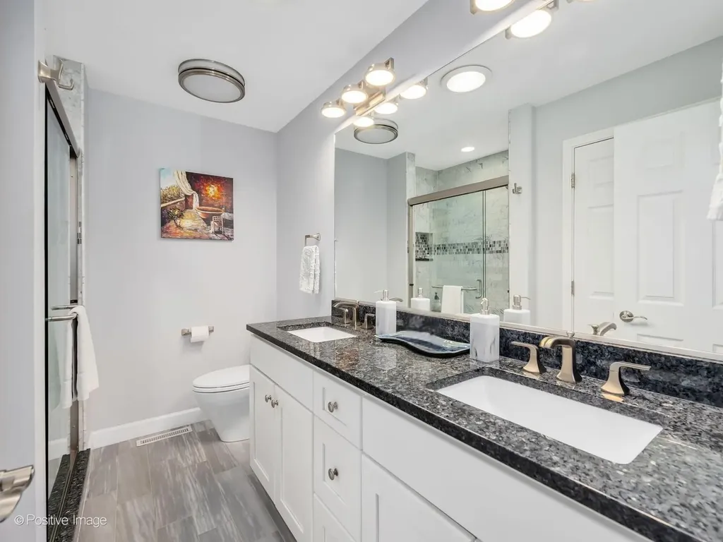 16W660 89TH Place Willowbrook IL 60527