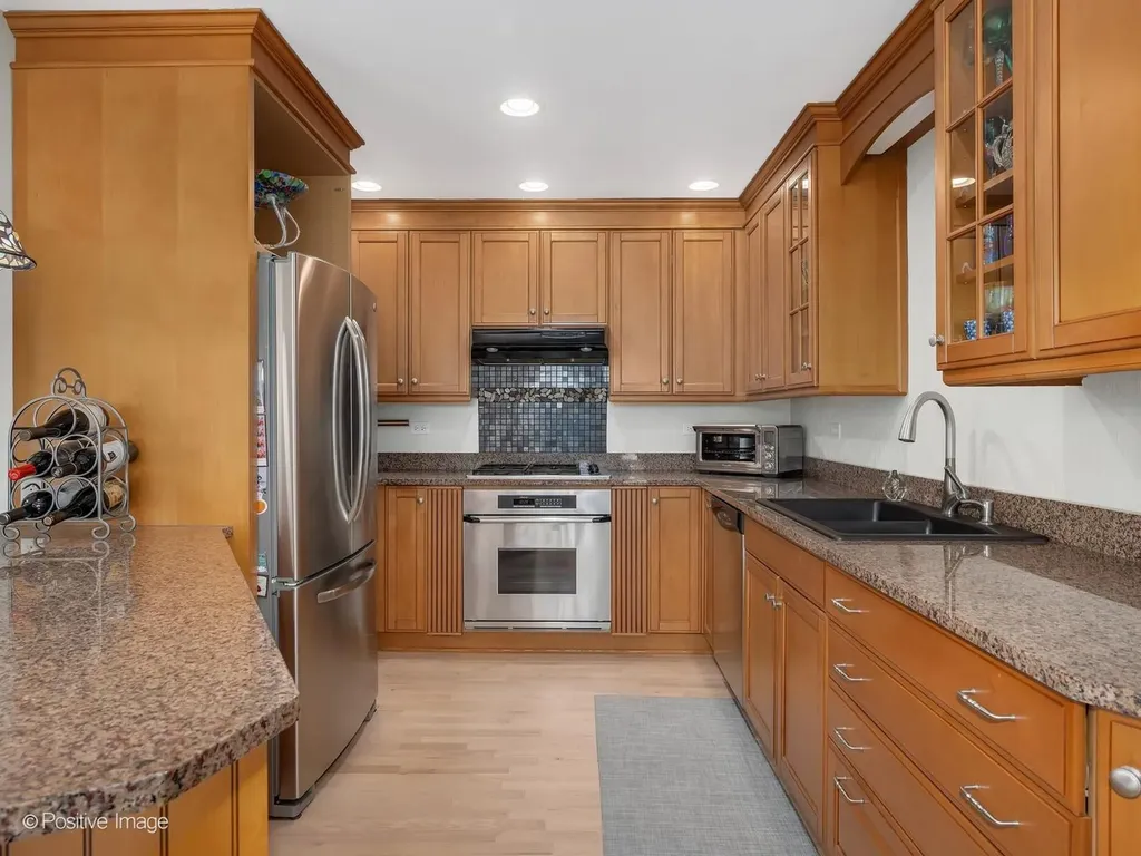 16W660 89TH Place Willowbrook IL 60527