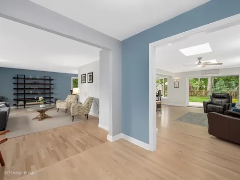 16W660 89TH Place Willowbrook IL 60527