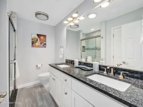 16W660 89TH Place Willowbrook IL 60527