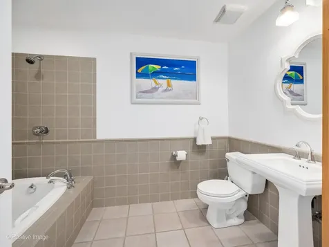 16W660 89TH Place Willowbrook IL 60527