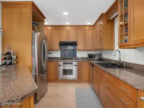 16W660 89TH Place Willowbrook IL 60527