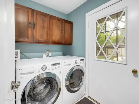 16W660 89TH Place Willowbrook IL 60527