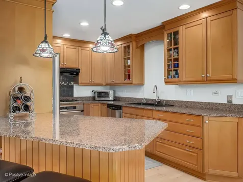 16W660 89TH Place Willowbrook IL 60527
