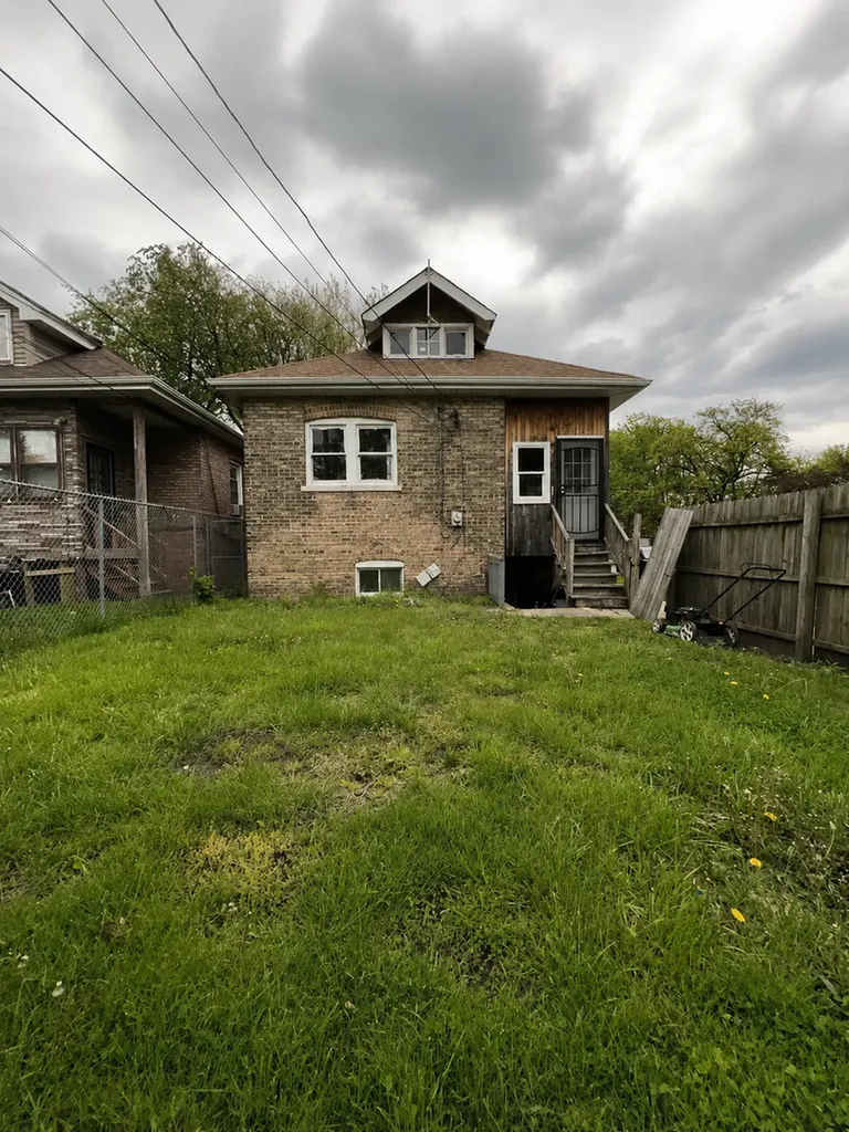 12258 South Eggleston Avenue Chicago IL 60628
