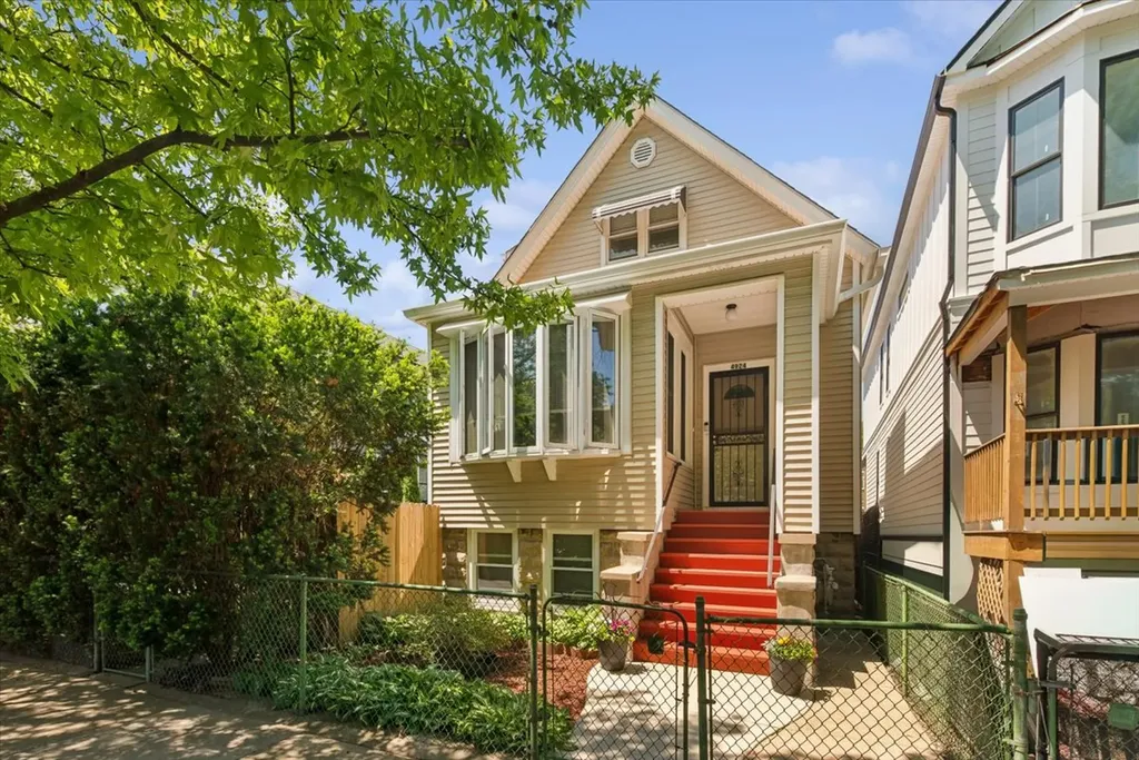 4924 North Seeley Avenue Chicago IL 60625
