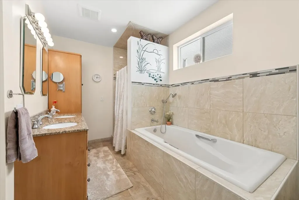 4924 North Seeley Avenue Chicago IL 60625
