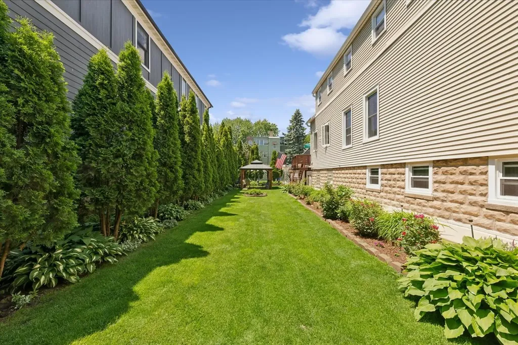4924 North Seeley Avenue Chicago IL 60625