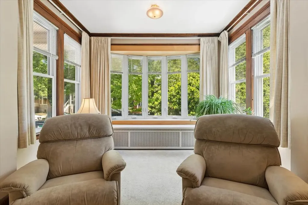 4924 North Seeley Avenue Chicago IL 60625