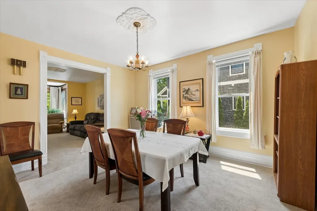 4924 North Seeley Avenue Chicago IL 60625