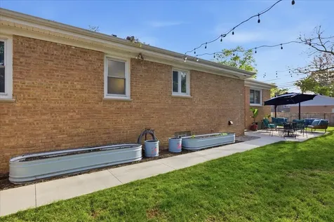 9237 Lincolnwood Drive Evanston IL 60203