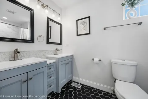 27 Freesia Drive Romeoville IL 60446