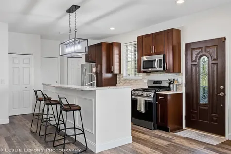 27 Freesia Drive Romeoville IL 60446