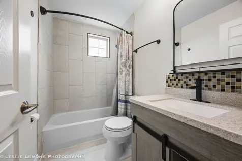 27 Freesia Drive Romeoville IL 60446