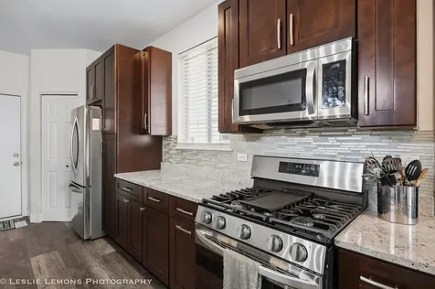 27 Freesia Drive Romeoville IL 60446